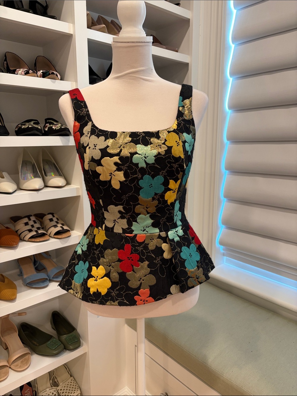 NWT SZ 4 Teri Jon Black Floral Jacquard Peplum Camisole